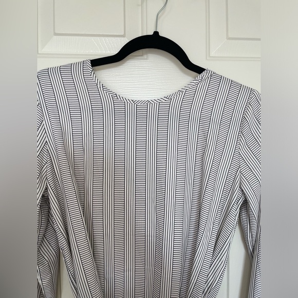 Ann Taylor black and white striped blouse small - Picture 3 of 8